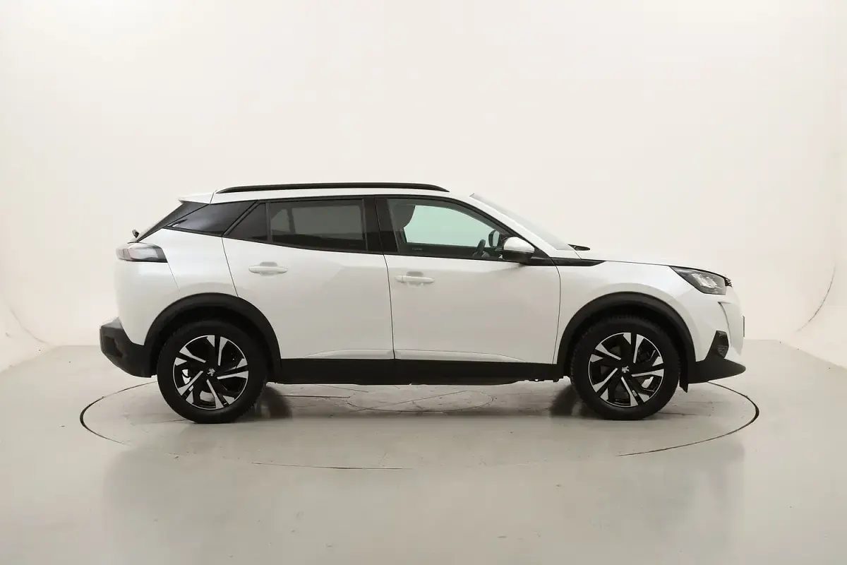 Usata Peugeot e-2008 Allure 56 kW (77 CV) 2021 SUV