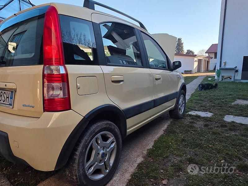 Usata 2004 Fiat Panda 4x4 Due volumi | 5700 € - Immagine 1/4