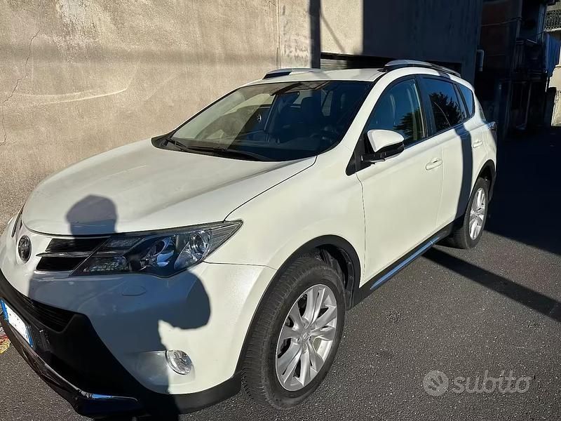 Second-hand Toyota RAV4 Edition 150 CP (110 kW) 2015 Alb SUV