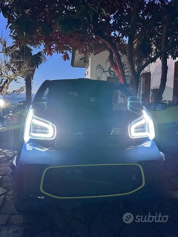 Usata XEV Yoyo 2024 Blu Utilitaria