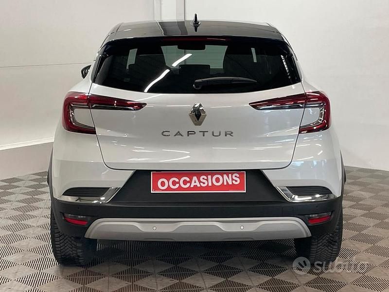 Usata Renault Captur Techno 140 CV (102 kW) 2023 Verde SUV