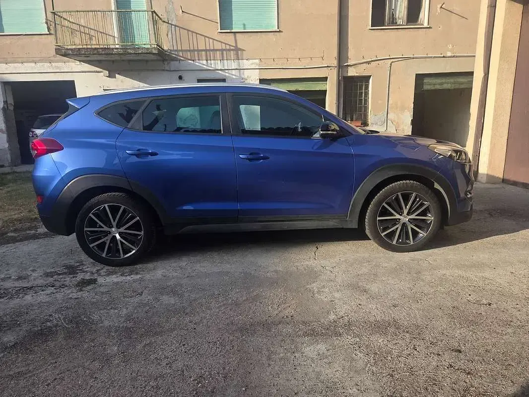 Usata Hyundai Tucson GO! 141 CV (103 kW) 2018 Blu/azzurro SUV