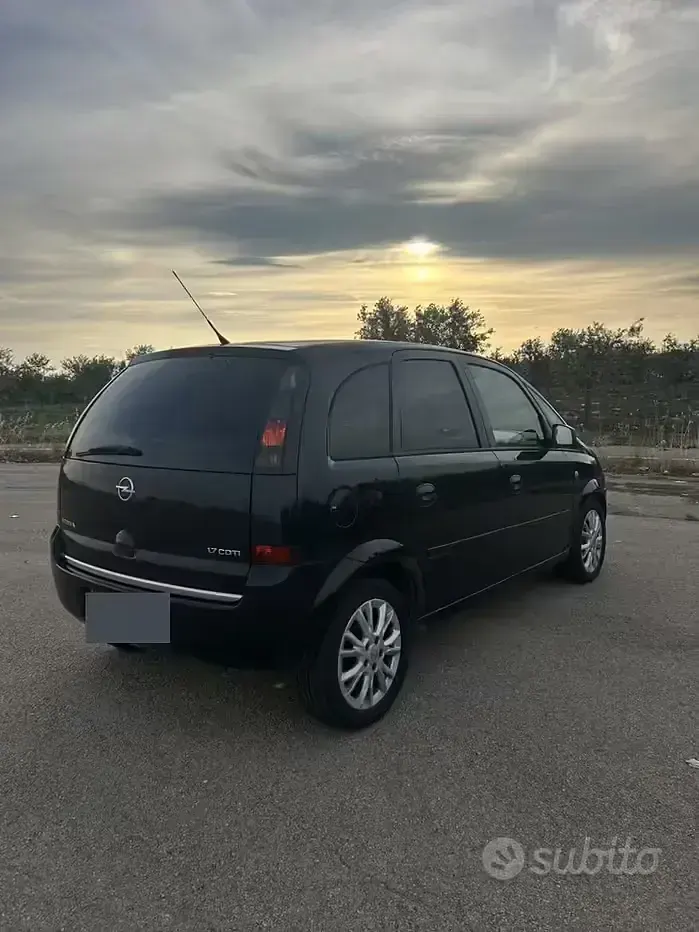 Usata Opel Meriva 101 CV (74 kW) 2010 Monovolume