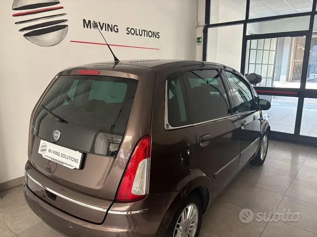 Usata Lancia Musa 95 CV (69 kW) 2012 Marrone Monovolume