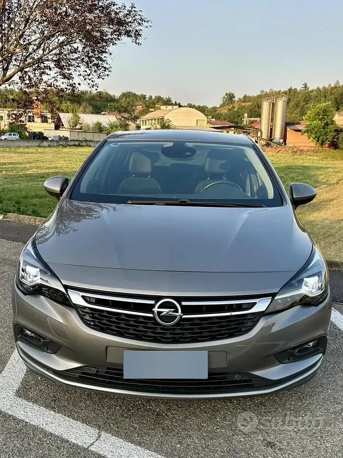 Usata Opel Astra 160 CV (117 kW) 2017 Grigio Berlina