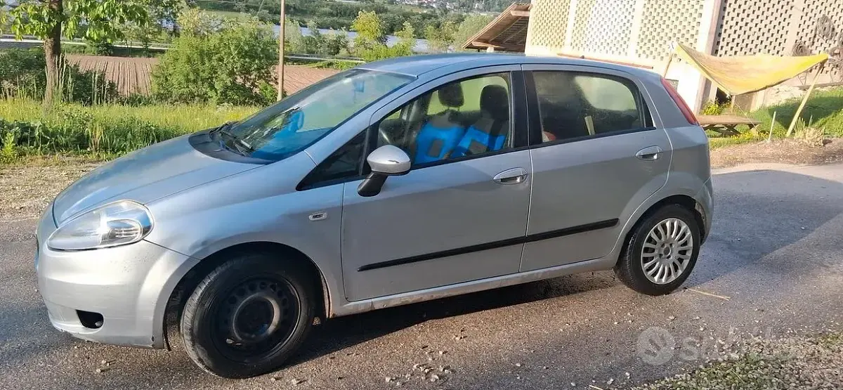 Usata Fiat Grande Punto Dynamic 90 CV (66 kW) 2009 Grigio Utilitaria