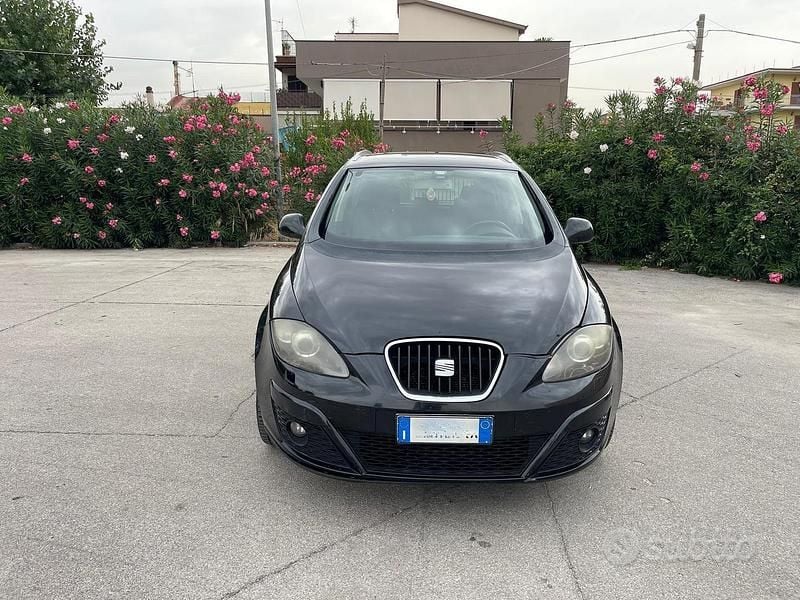 Usata Seat Altea XL 105 CV (77 kW) 2013 Nero Monovolume