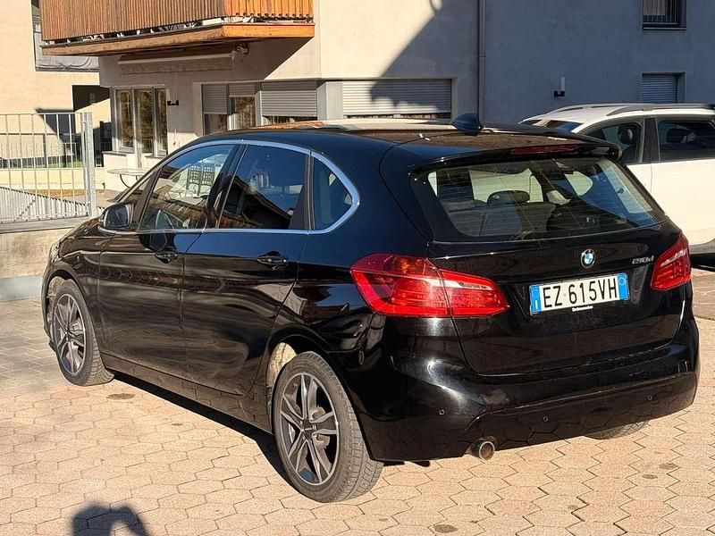 Usata BMW 218 Active Tourer Sport Line 150 CV (110 kW) 2015 Nero Monovolume