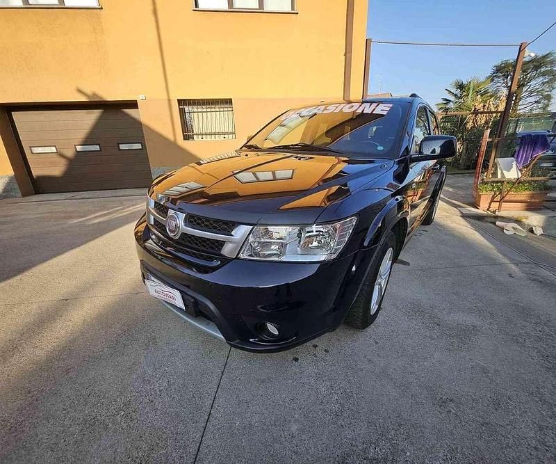 Usata Fiat Freemont Lounge 140 CV (102 kW) 2012 Grigio(met.) SUV