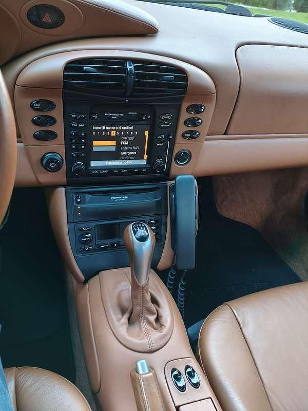 Usata Porsche 911 Carrera 4 Cabriolet 300 CV (220 kW) 2000 Nero Cabrio