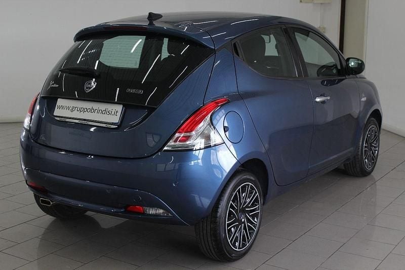 Usata Lancia Ypsilon Gold 69 CV (50 kW) 2022 Blu Utilitaria