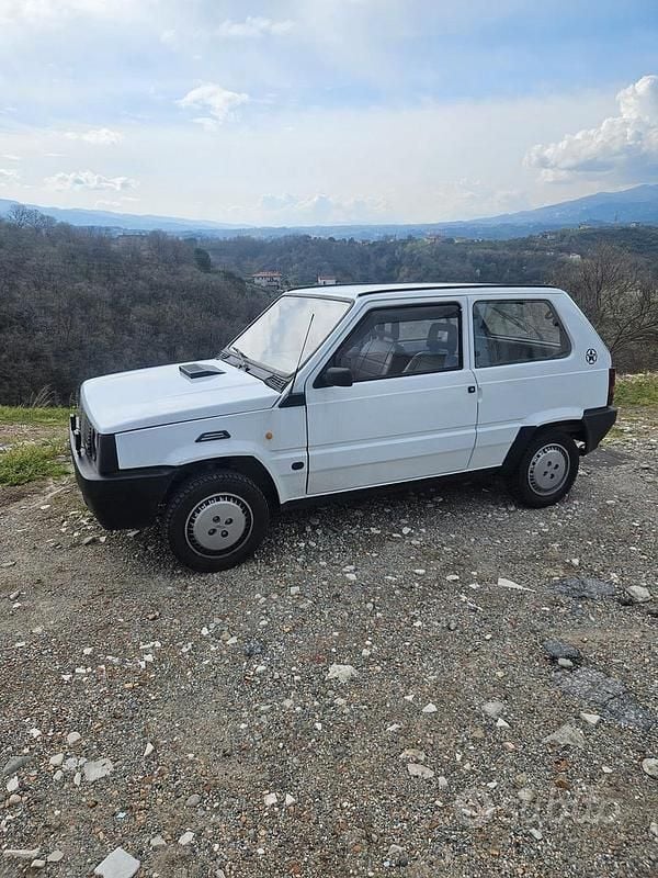 Usata Fiat 750 34 CV (25 kW) 1987 Berlina