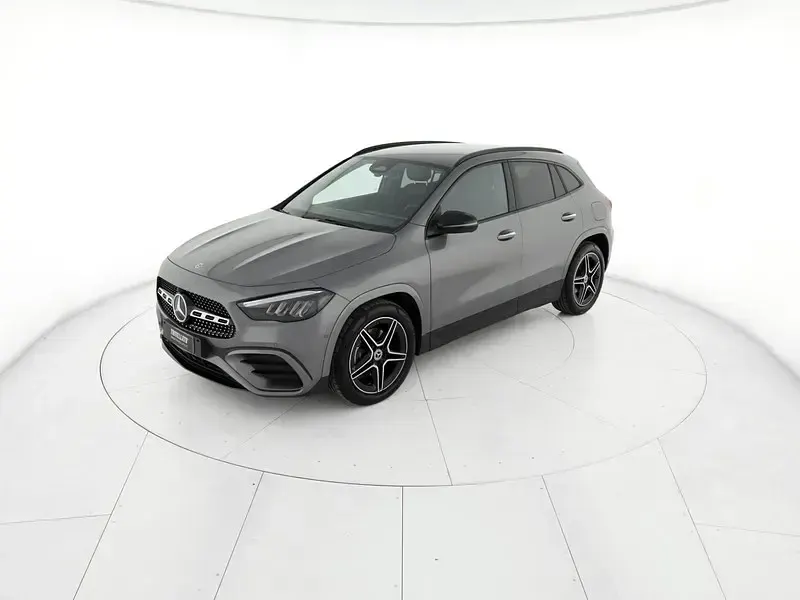 Usata Mercedes GLA200 Advanced Plus 150 CV (110 kW) 2023 Grigio SUV