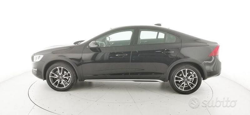 Usata Volvo S60 CC Business Edition 150 CV (110 kW) 2018 Nero Berlina