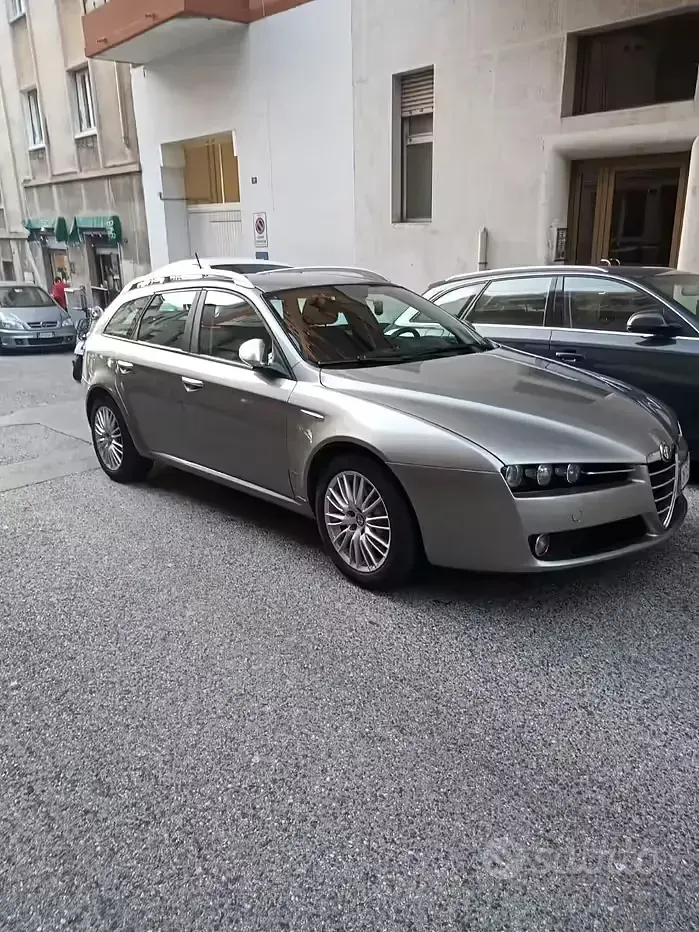 Usata Alfa Romeo 1900 150 CV (110 kW) 2009 Grigio Station wagon
