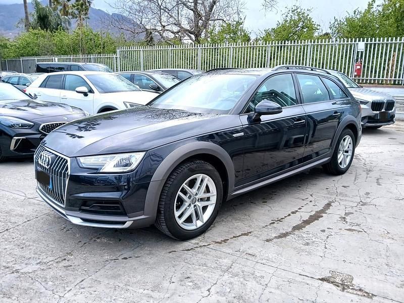 Usata Audi A4 Allroad Business 190 CV (139 kW) 2017 Blu Station wagon