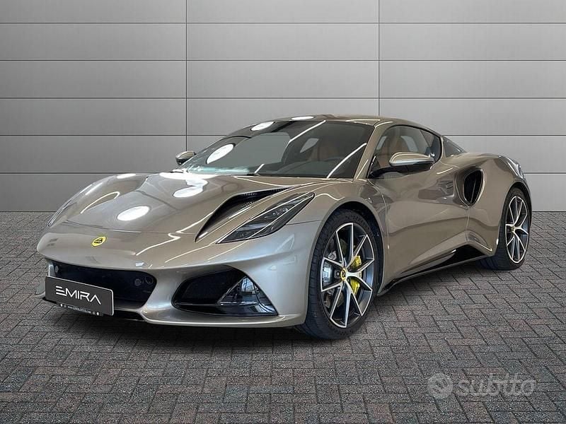 Usata Lotus Emira 360 CV (264 kW) 2024 Grigio fumo met. Coupé