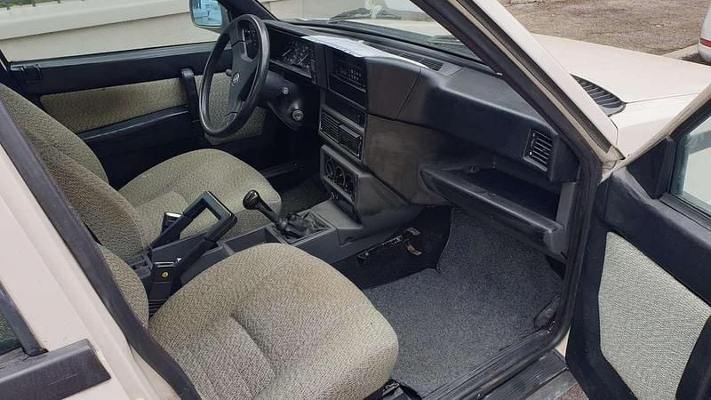 Usata Alfa Romeo 75 110 CV (80 kW) 1987 Bianco Berlina