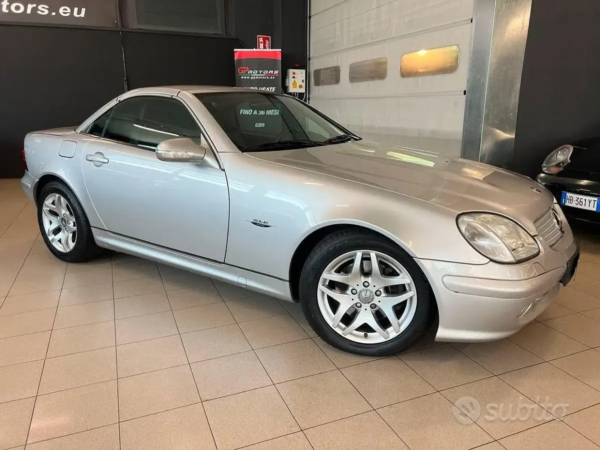 Usata Mercedes SLK320 Edition 218 CV (160 kW) 2004 Nero Cabrio