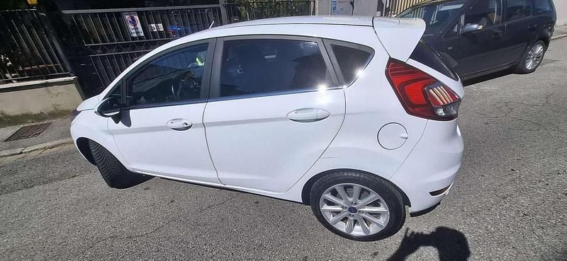 Usata Ford Fiesta 95 CV (69 kW) 2015 Berlina