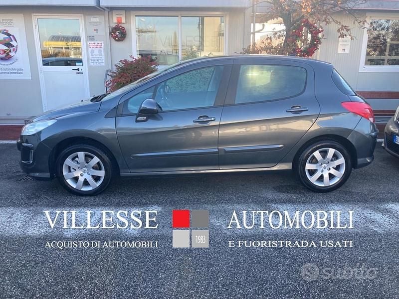 Grigio Usata 2008 Peugeot 308 Tre volumi | 3200 € (Ottimo prezzo) - Immagine 1/4