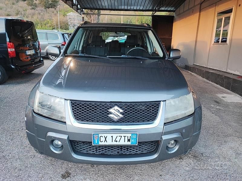 Usata Suzuki Grand Vitara 129 CV (94 kW) 2005 Grigio SUV