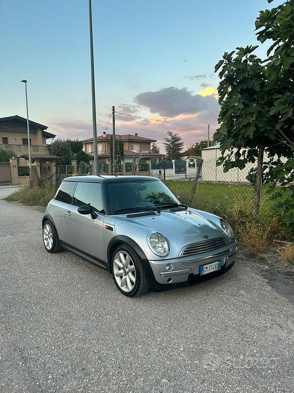 Usata Mini One D 75 CV (55 kW) 2004 Grigio Utilitaria