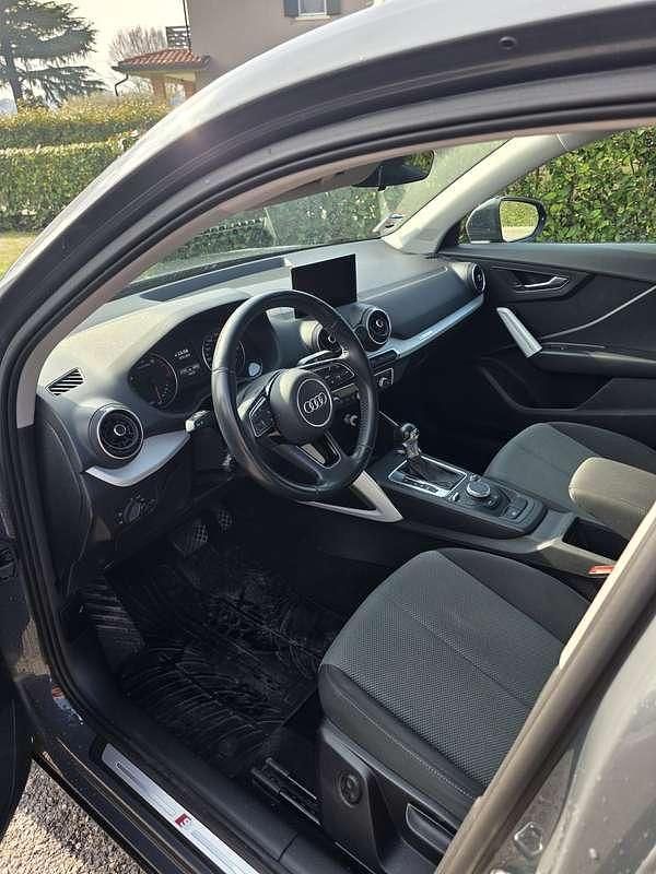 Usata Audi Q2 Business 150 CV (110 kW) 2020 Grigio SUV