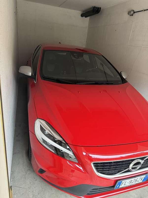 Usata Volvo V40 R-Design 120 CV (88 kW) 2017 Rosso Berlina