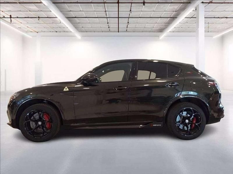 Usata Alfa Romeo Stelvio Quadrifoglio 568 CV (417 kW) 2020 Nero SUV