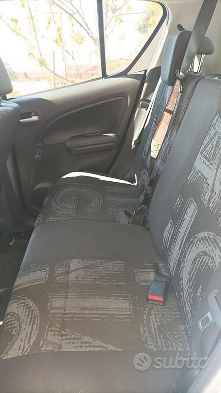 Usata Opel Agila 75 CV (55 kW) 2012 Utilitaria