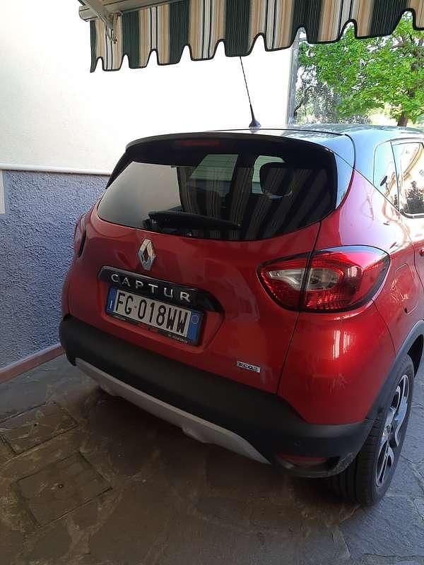 Usata Renault Captur 110 CV (80 kW) 2017 Rosso SUV