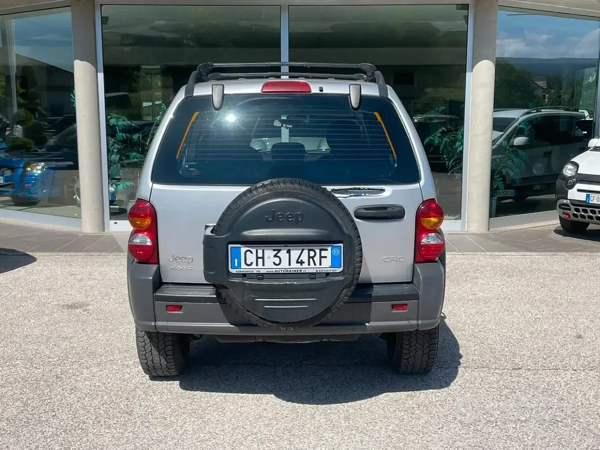 Usata Jeep Cherokee Limited 143 CV (105 kW) 2003 Grigio SUV