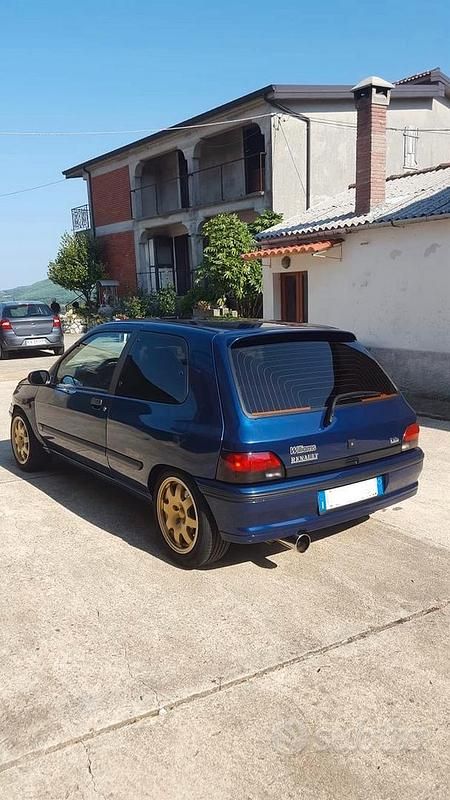 Usata Renault Clio 150 CV (110 kW) 1995 Berlina