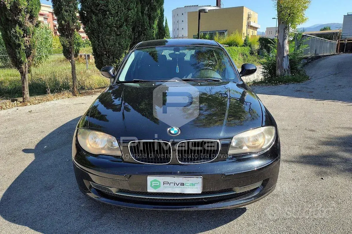 Usata BMW 118 143 CV (105 kW) 2011 Nero Utilitaria