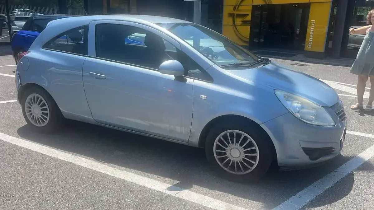 Usata Opel Corsa Club 80 CV (58 kW) 2009 Blu/azzurro Utilitaria