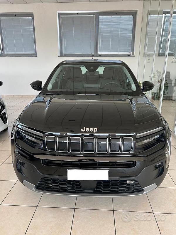 Usata Jeep Avenger Altitude 101 CV (74 kW) 2024 Nero SUV