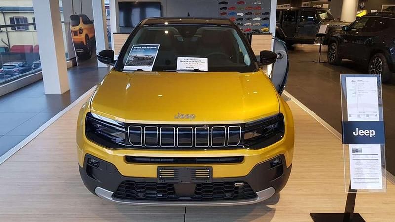 Usata Jeep Avenger Summit 61 kW (84 CV) 2023 Giallo SUV