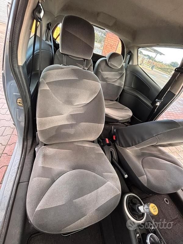 Usata Citroën C2 70 CV (51 kW) 2006 Grigio Utilitaria