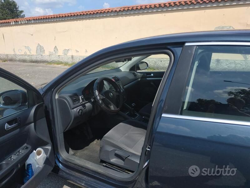 Grigio Usata 2008 VW Jetta Tre volumi | 3000 € - Immagine 1/4