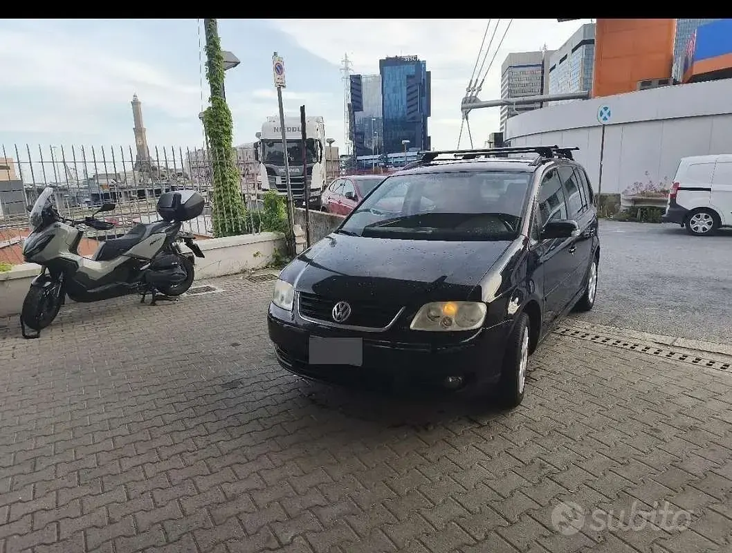 Usata VW Touran Highline 105 CV (77 kW) 2006 Nero Monovolume