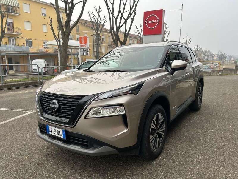 Usata Nissan X-Trail 158 CV (116 kW) 2024 Argento SUV
