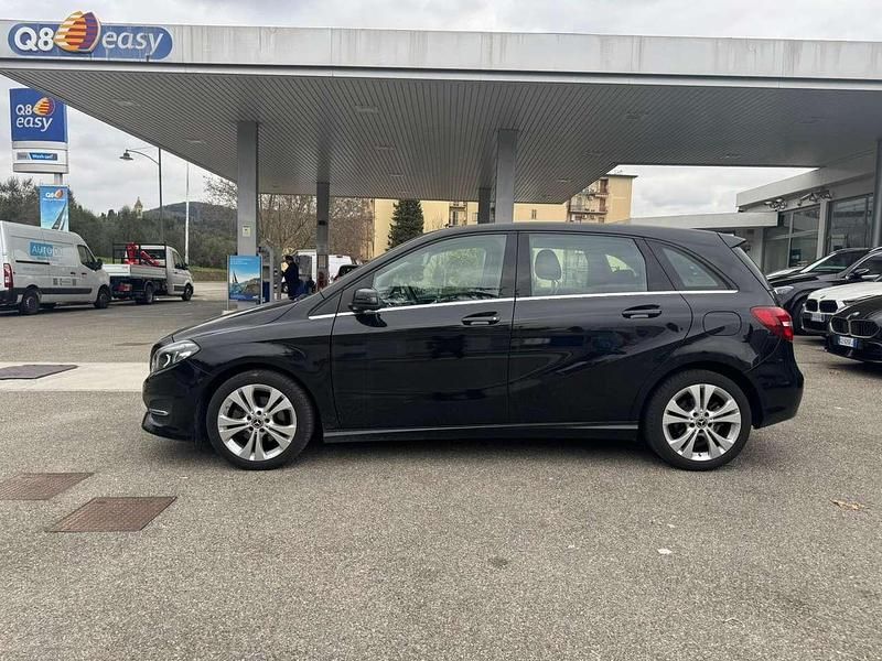 Usata Mercedes B200 Premium 136 CV (100 kW) 2018 Other Monovolume
