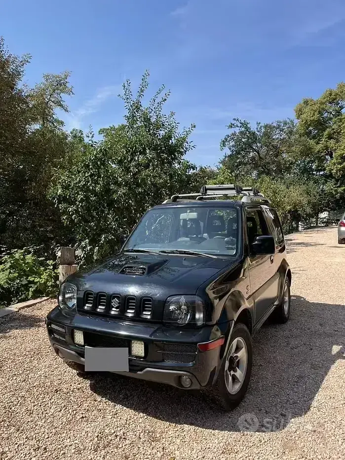 Usata Suzuki Jimny 86 CV (63 kW) 2007 Nero SUV