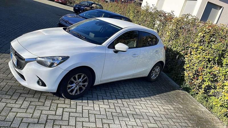 Usata Mazda 2 Exceed 105 CV (77 kW) 2016 Bianco Utilitaria