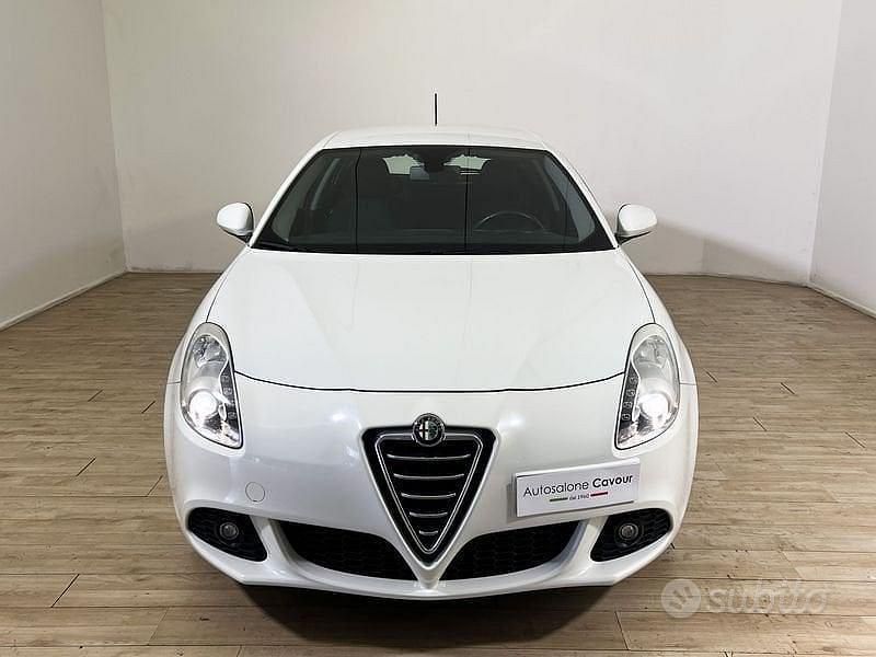 Usata Alfa Romeo Giulietta Distinctive 105 CV (77 kW) 2013 Bianco Utilitaria