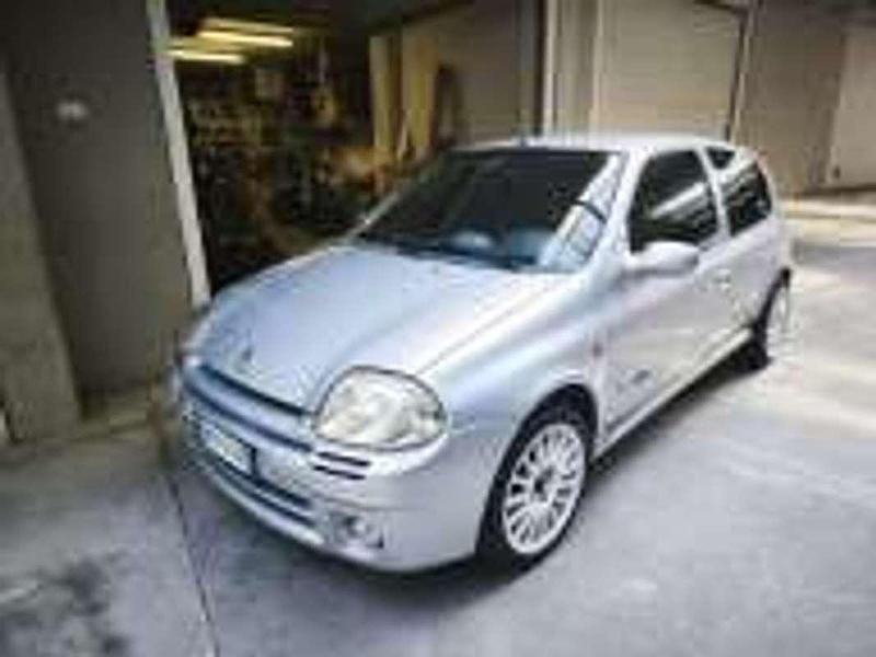 Usata Renault Clio II 169 CV (124 kW) 2001 Grigio Berlina