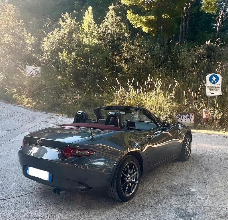 Usata Mazda MX5 Edition 131 CV (96 kW) 2018 Grigio Cabrio