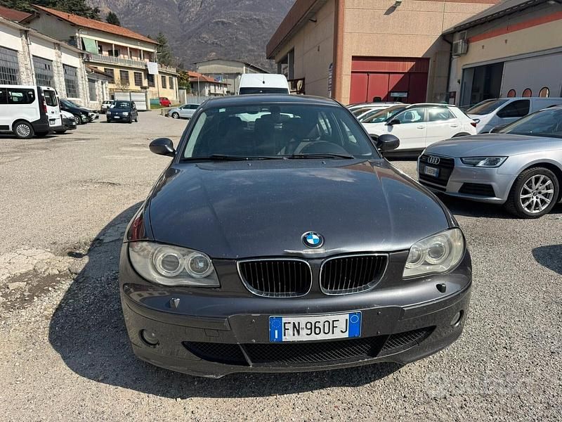 Usata BMW 120 163 CV (119 kW) 2005 Grigio Utilitaria