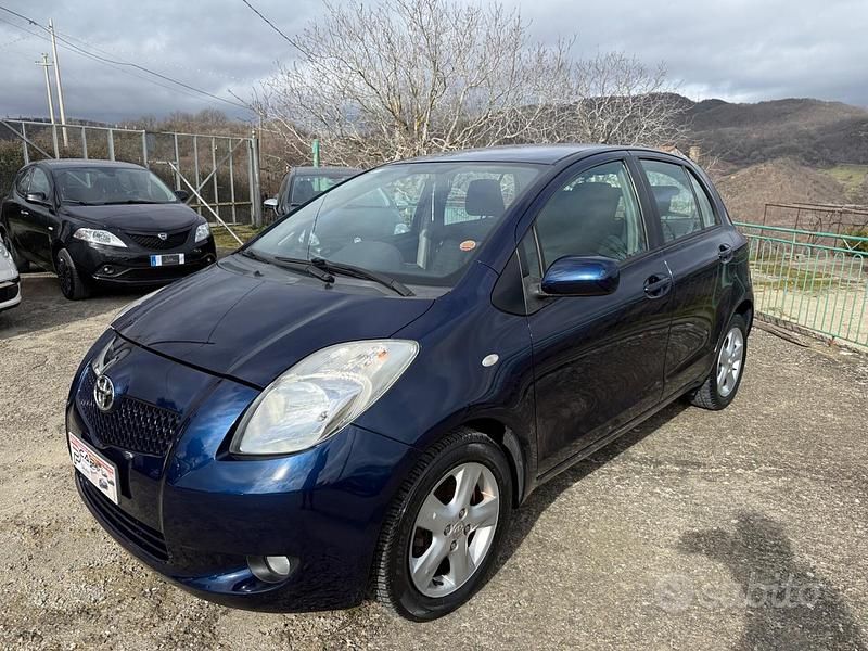 Usata Toyota Yaris Sol 87 CV (63 kW) 2007 Blu Utilitaria